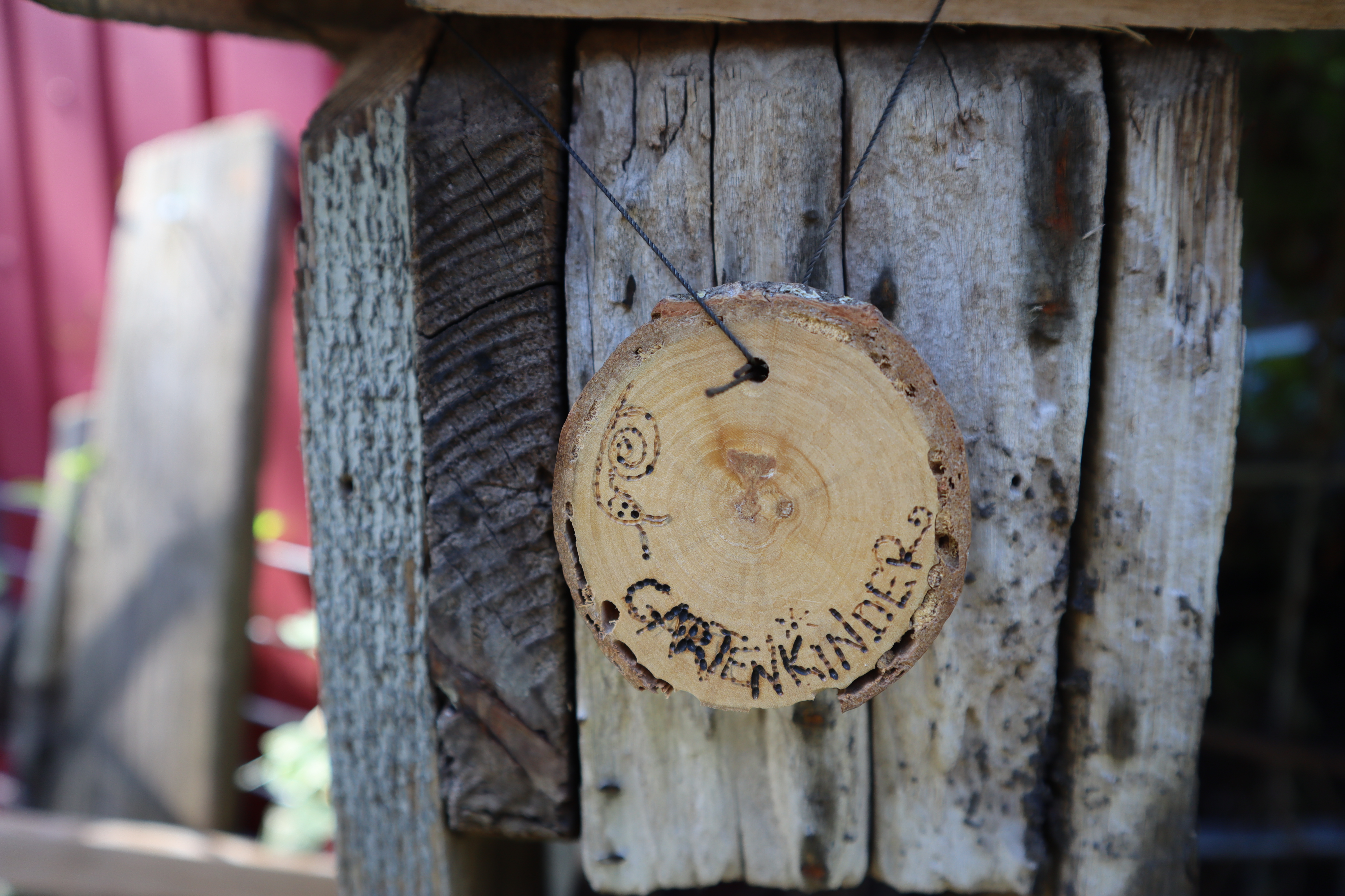 Namensschild aus Holz